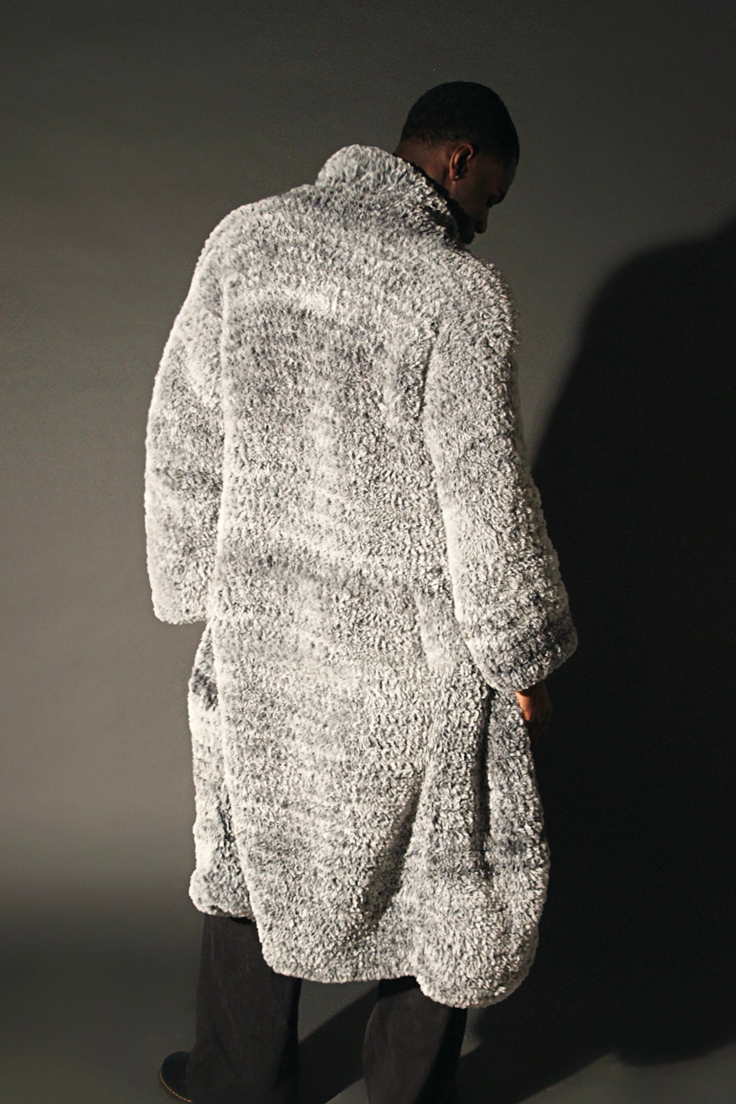OVERSIZED GRAY CROCHETED FUR